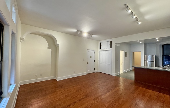 33 S ELLIOTT PL