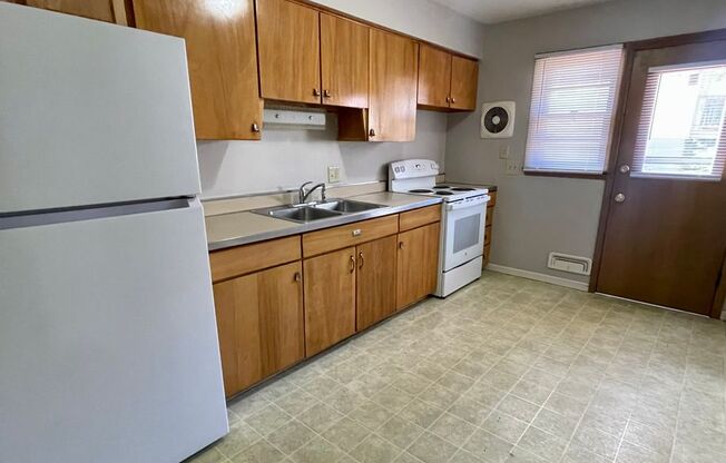 1 bed, 1 bath, $695, Unit 4524- 09