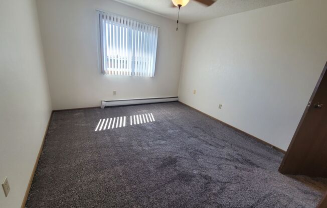 2 beds, 1 bath, 1,120 sqft, $850, Unit 822