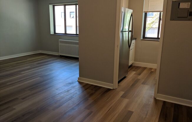 1 bed, 1 bath, 600 sqft, $1,349, Unit 5627 Rippey St. #A6