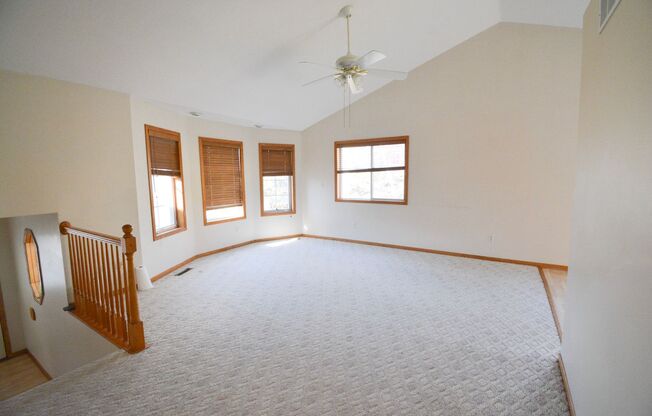 Spacious 5bed 2 bath with Fun Custom Features Available for Rent!