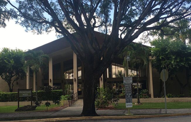 PROMENADE AT KENDALE LAKES - 1 BEDROOM /1 BATHROOM - $1,700