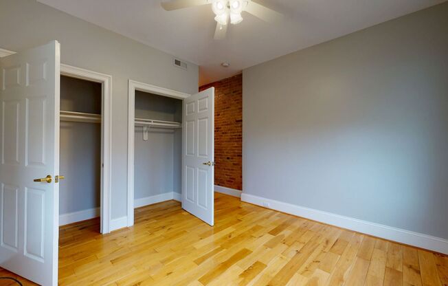 1 bed, 1 bath, 898 sqft, $1,350, Unit B