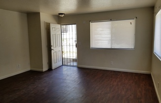 2 beds, 1 bath, 850 sqft, $1,300