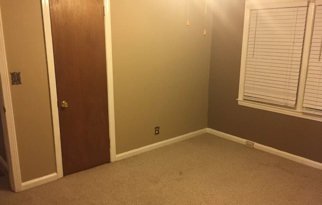 3 beds, 1 bath, $1,199