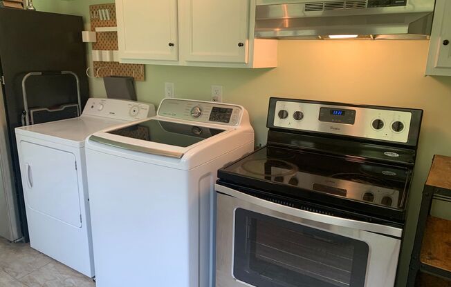 2 beds, 1 bath, $1,395