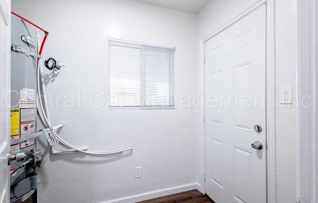 2 beds, 1 bath, $1,550