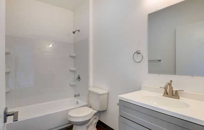Modern Wallingford Studios with Parking, Transit Access & Pet-Friendly Living