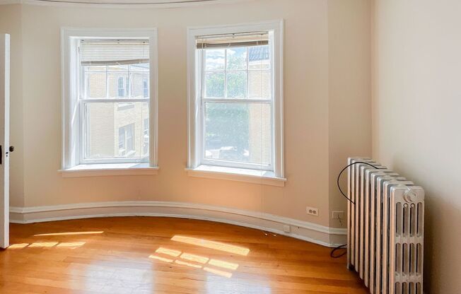 1 bed, 1 bath, 719 sqft, $1,850, Unit 1610-3W