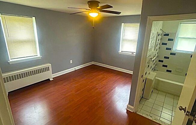 1 bed, 1 bath, $1,100, Unit Apt. 2