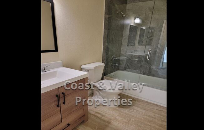 4 beds, 2.5 baths, 1,400 sqft, $3,000, Unit 980 Memorial Drive, Unit A, Hollister, CA 95023