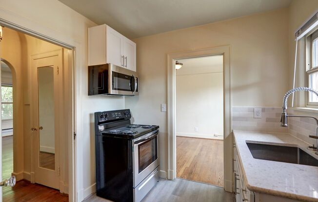 1 bed, 1 bath, 750 sqft, $1,795, Unit I