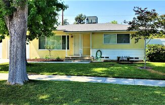 Beautiful 2Bd, 1Ba Riverside Home in Great Neighborhood