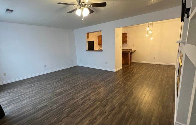 2 beds, 2 baths, $1,725, Unit UNIT 4702