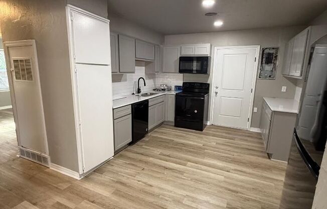 4 Bed 1 Bath Home Available For Lease!