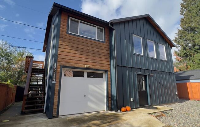 1 Bath Furnished Studio in Woodlawn!