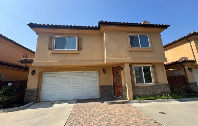 Monrovia 3beds 2.5 bath PUD for lease