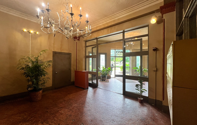 Studio, 1 bath, 440 sqft, $865, Unit 711