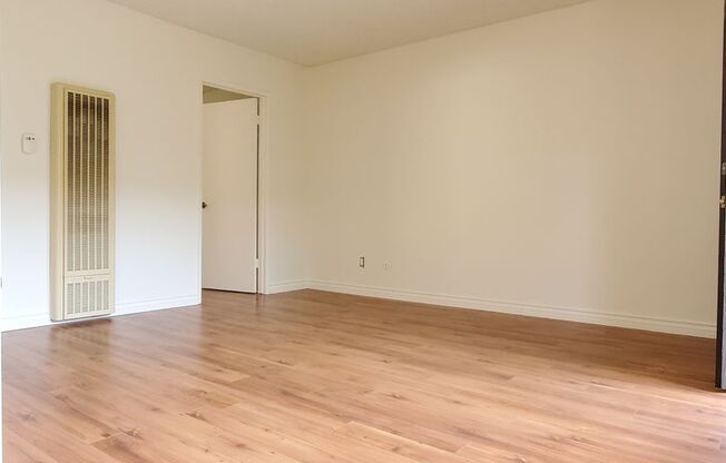 120 - 801 E Palmer Ave