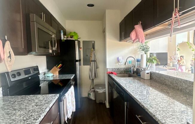1 bed, 1 bath, 600 sqft, $1,649, Unit 323