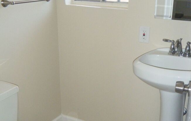 Studio, 1 bath, 430 sqft, $2,095, Unit 22