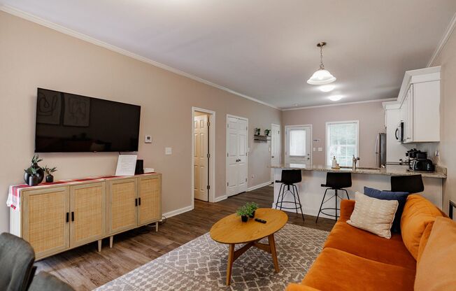 PRE LEASING!! AVAILABLE AUGUST 15TH 2025!! 4 BED 4.5 BATH MINUTES FROM DOWNTOWN!