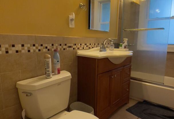 1 bed, 1 bath, $1,750, Unit 816-203