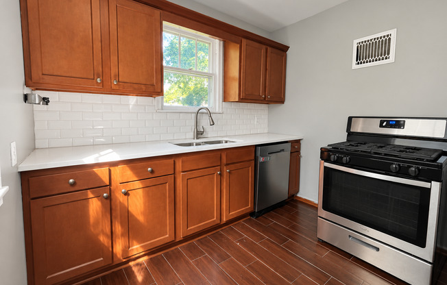 Wonderful 3 Bedroom 1 Bathroom Home in Minneapolis!