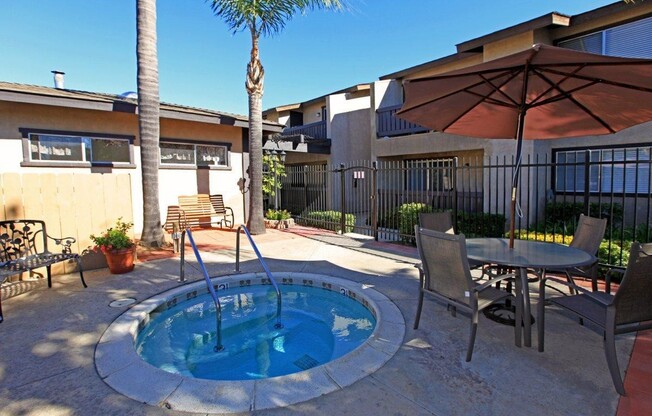 2 beds, 2 baths, 930 sqft, $1,825, Unit 32
