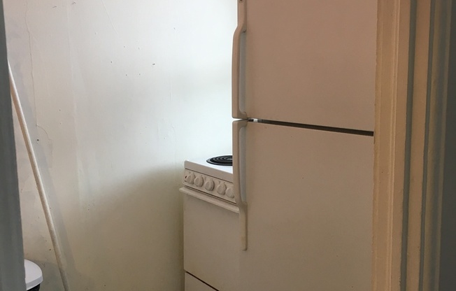 1 bed, 1 bath, 700 sqft, $1,200, Unit Apt C
