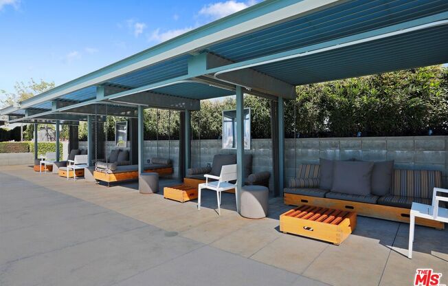 1 bed, 1 bath, 1,300 sqft, $4,000, Unit 529