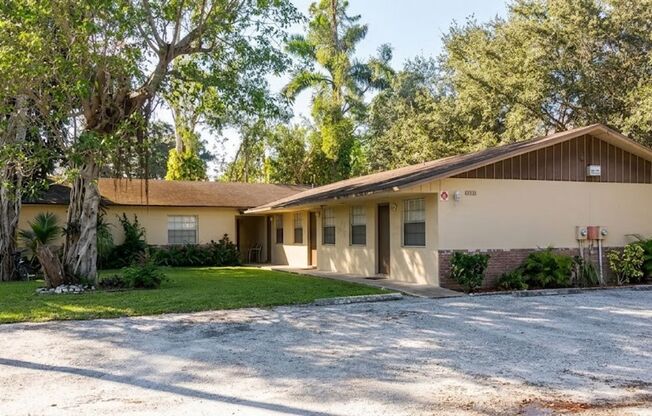 4931 SW 65 Ave Davie, FL 33314