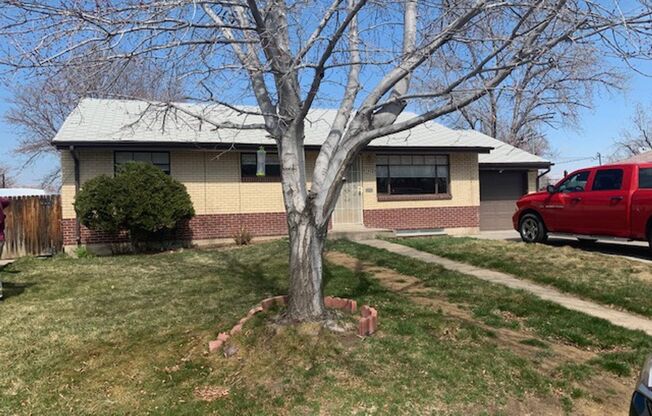 3 bed 2 bath Ranch w/ finished basement in MarLee Neighborhood