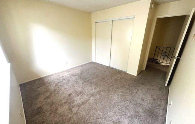 2 beds, 1 bath, $2,595