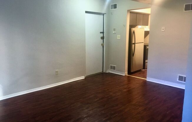 2 beds, 1 bath, 610 sqft, $1,150, Unit 3