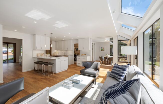 4BR/2.5BA Stunning Spacious Tiburon Home! Pool! Pet Friendly!  PROGRESSIVE