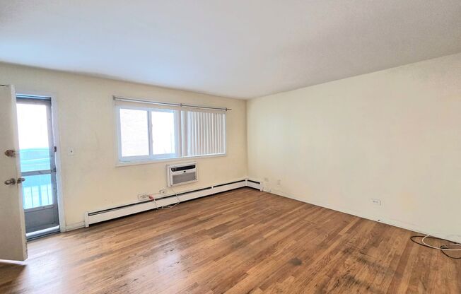 528 W. Wellington