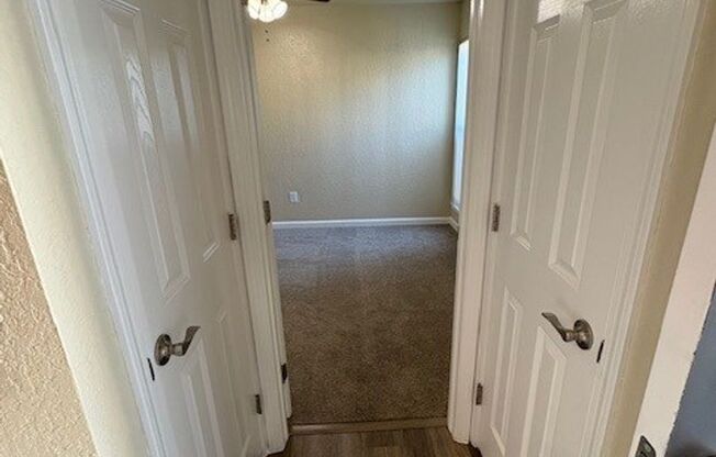 2 beds, 2 baths, 900 sqft, $2,015, Unit 156