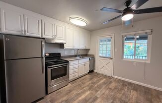 2 beds, 1 bath, 800 sqft, $2,295, Unit 4