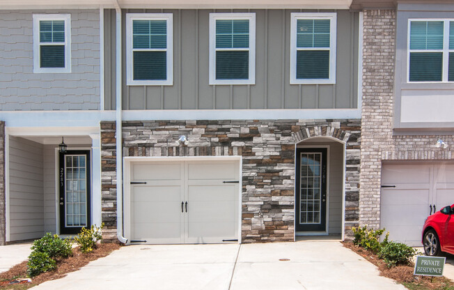 Conveniently Located Spacious 3 Bedroom 2.5 Bath Townhome!