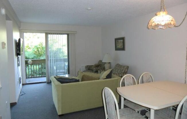 **WINTER RENTAL** 2 Bedroom Condo Near Weirs Beach!