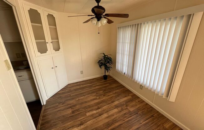 2 beds, 1 bath, 860 sqft, $3,000, Unit 119