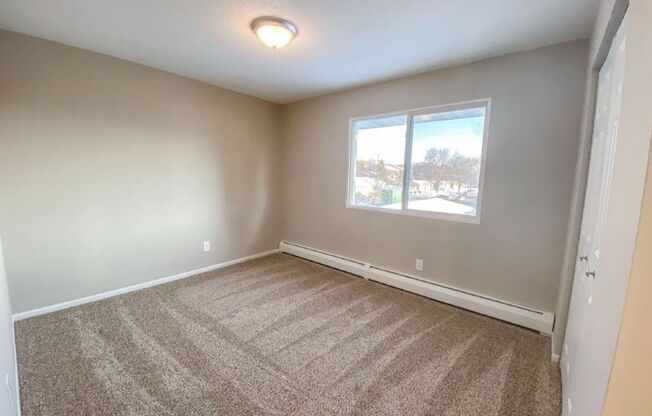 2 beds, 1 bath, $1,399