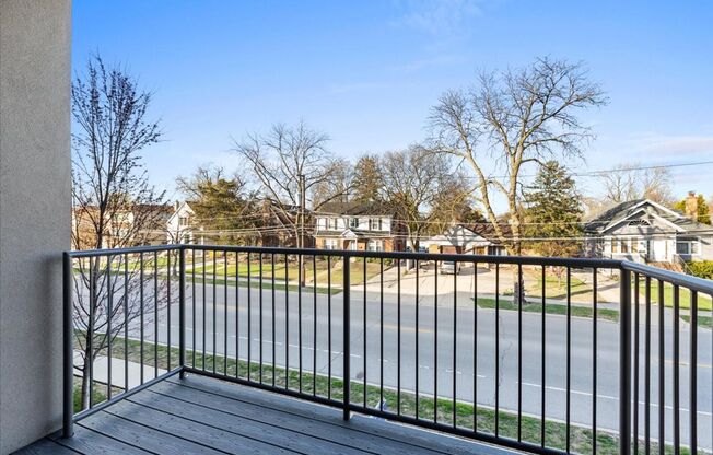 2 beds, 2 baths, 1,075 sqft, $2,525, Unit 215