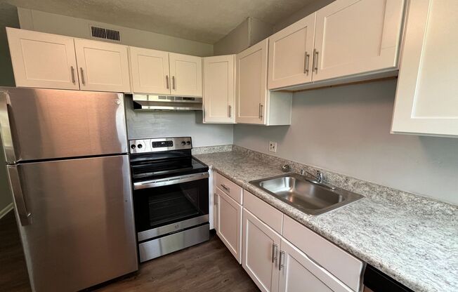 2 beds, 1 bath, 800 sqft, $899, Unit 404