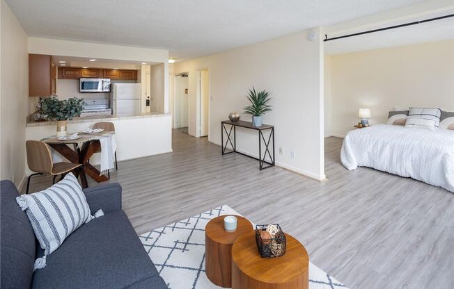 1 bed, 1 bath, $2,050, Unit # #E 1313