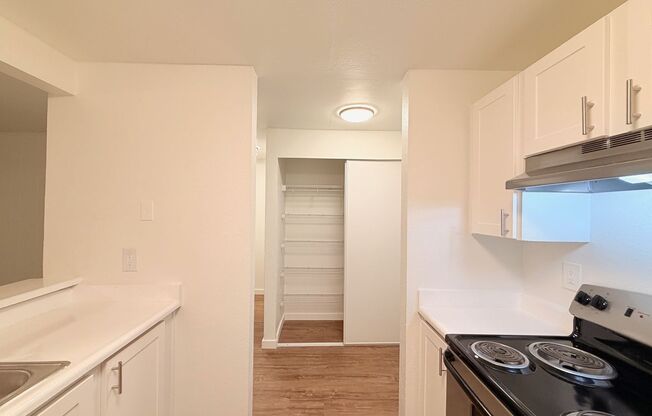 1 bed, 1 bath, 700 sqft, $1,725, Unit 128