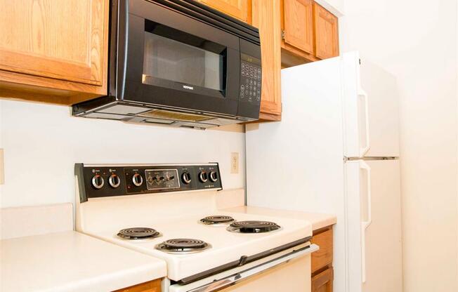 oven and microwave at Capitol View Apartments in Lincoln Nebraska