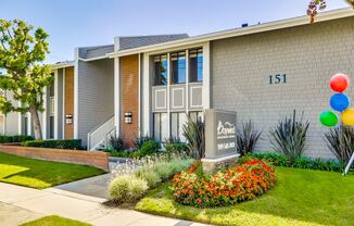 Swimming Pool at Baywind Apartment Homes in Costa Mesa, California.