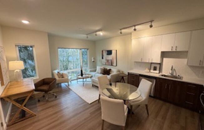 Brand New One Bedrooms in Shoreline- GRAND OPENING!!!!